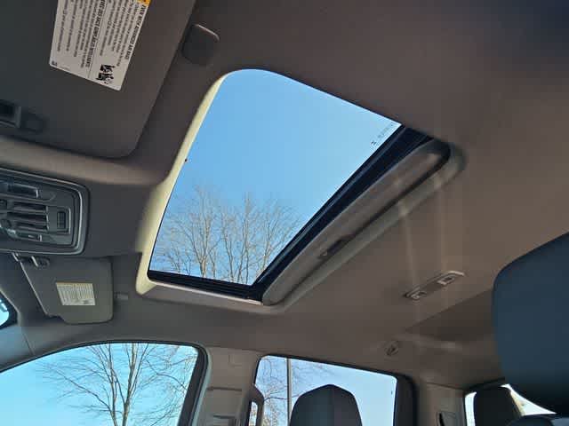 Thumbnail: 2025 Chevrolet Silverado 1500 - 19