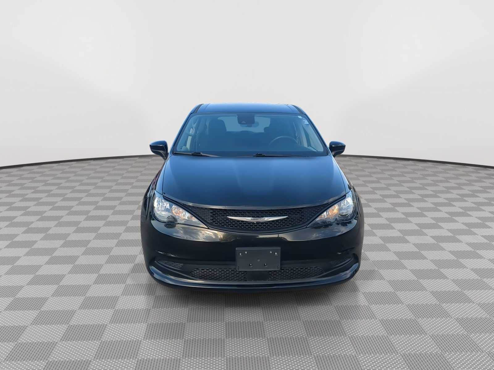 Thumbnail: 2023 Chrysler Voyager - 3