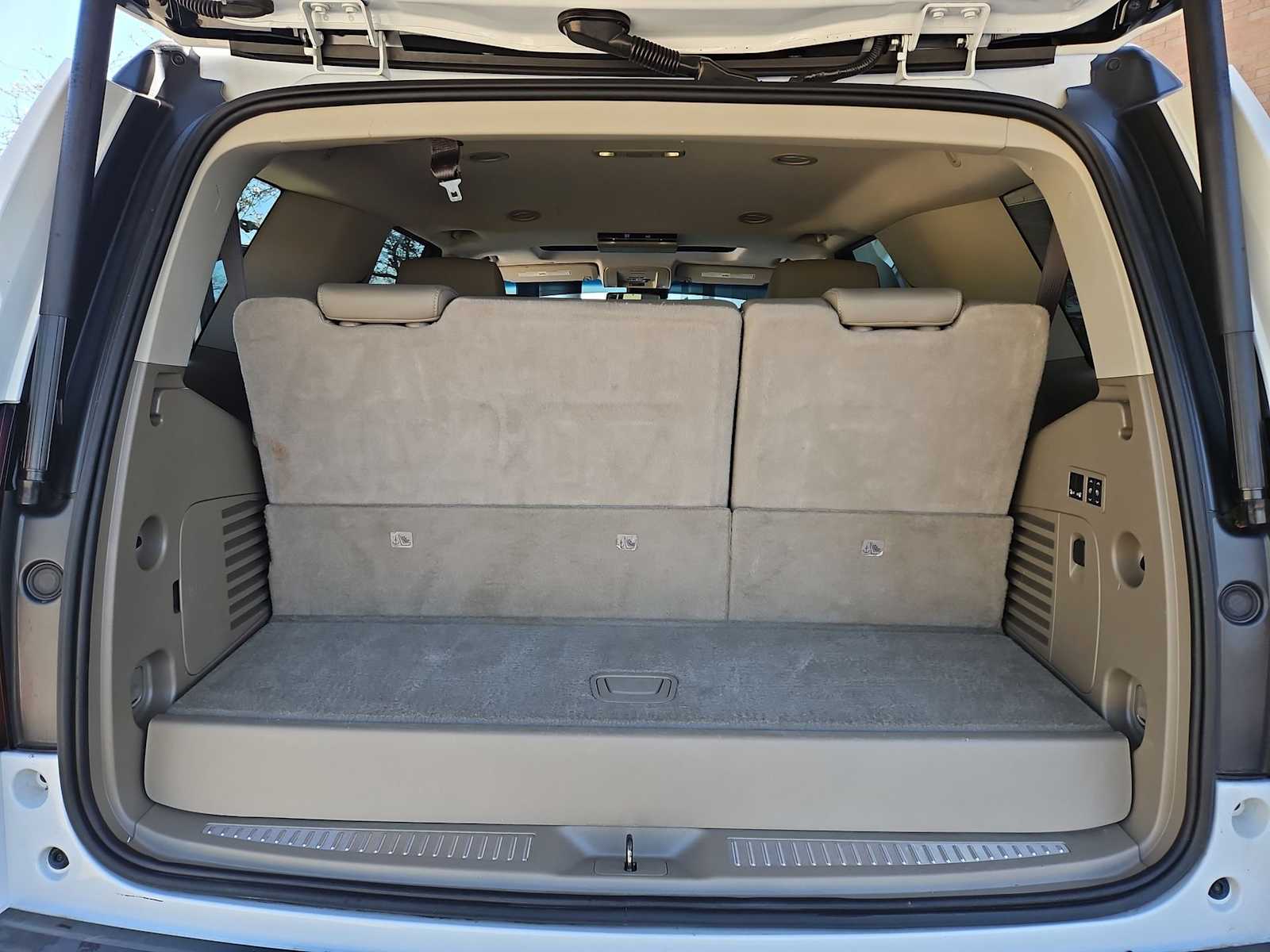 Thumbnail: 2018 Chevrolet Tahoe - 35