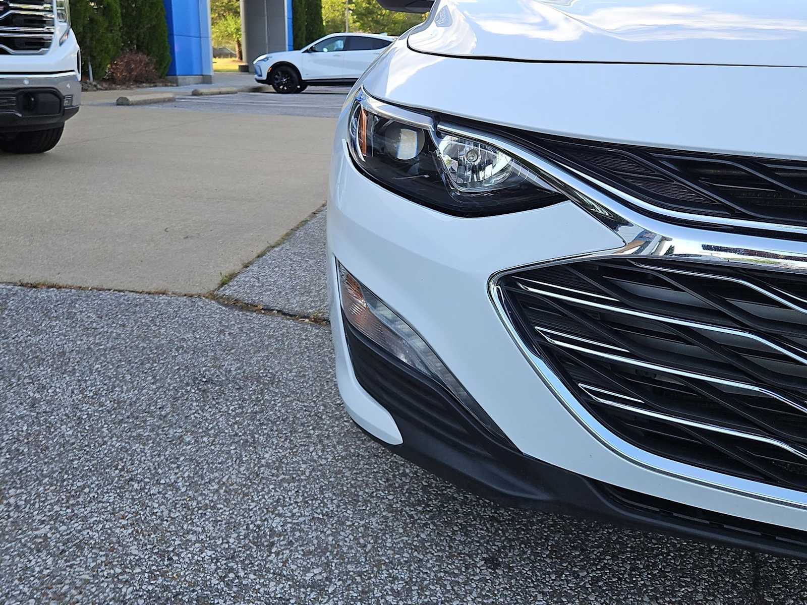 Thumbnail: 2022 Chevrolet Malibu - 11