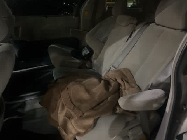 Thumbnail: 2014 Toyota Sienna - 9