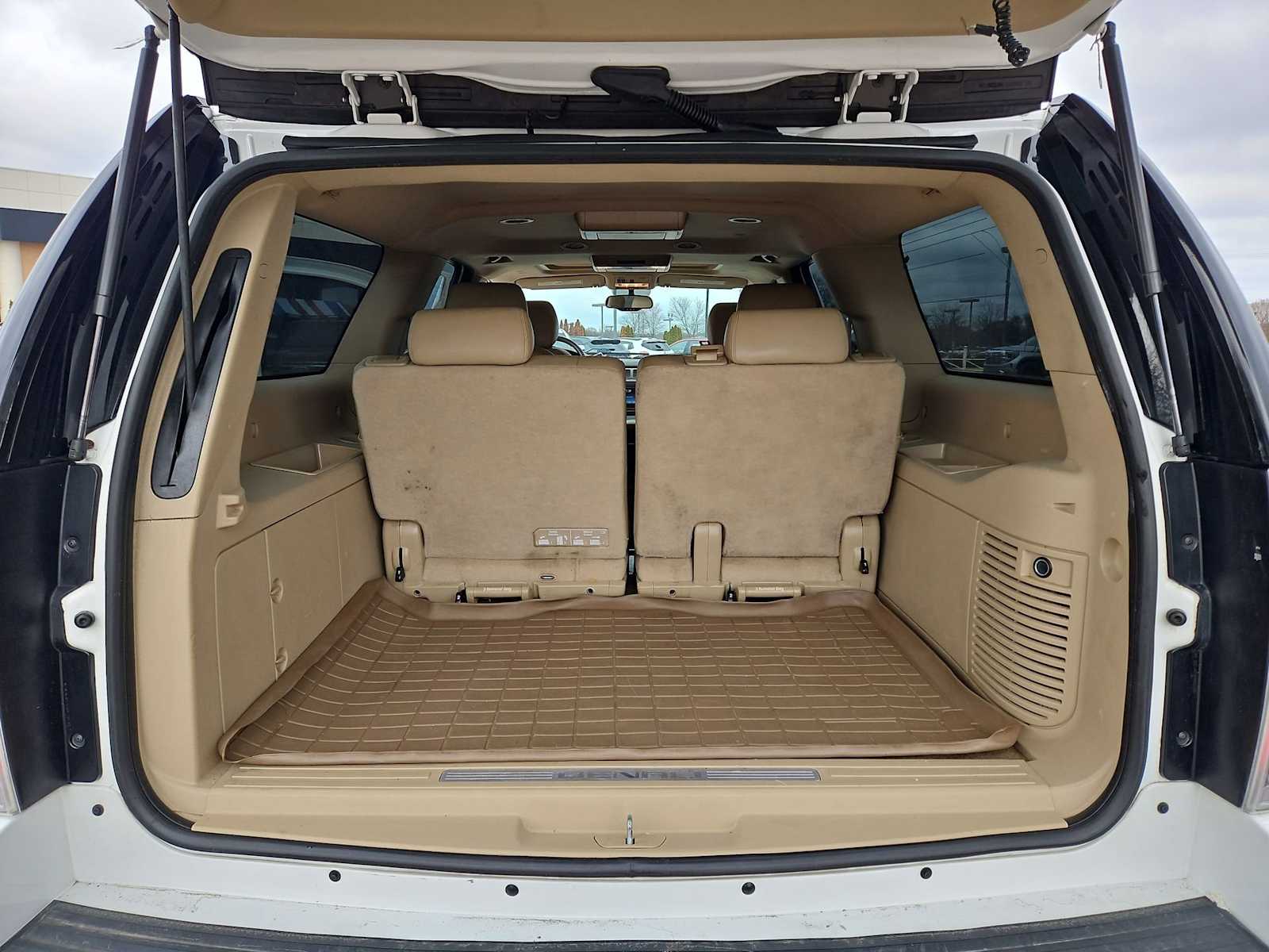 Thumbnail: 2013 GMC Yukon XL - 35