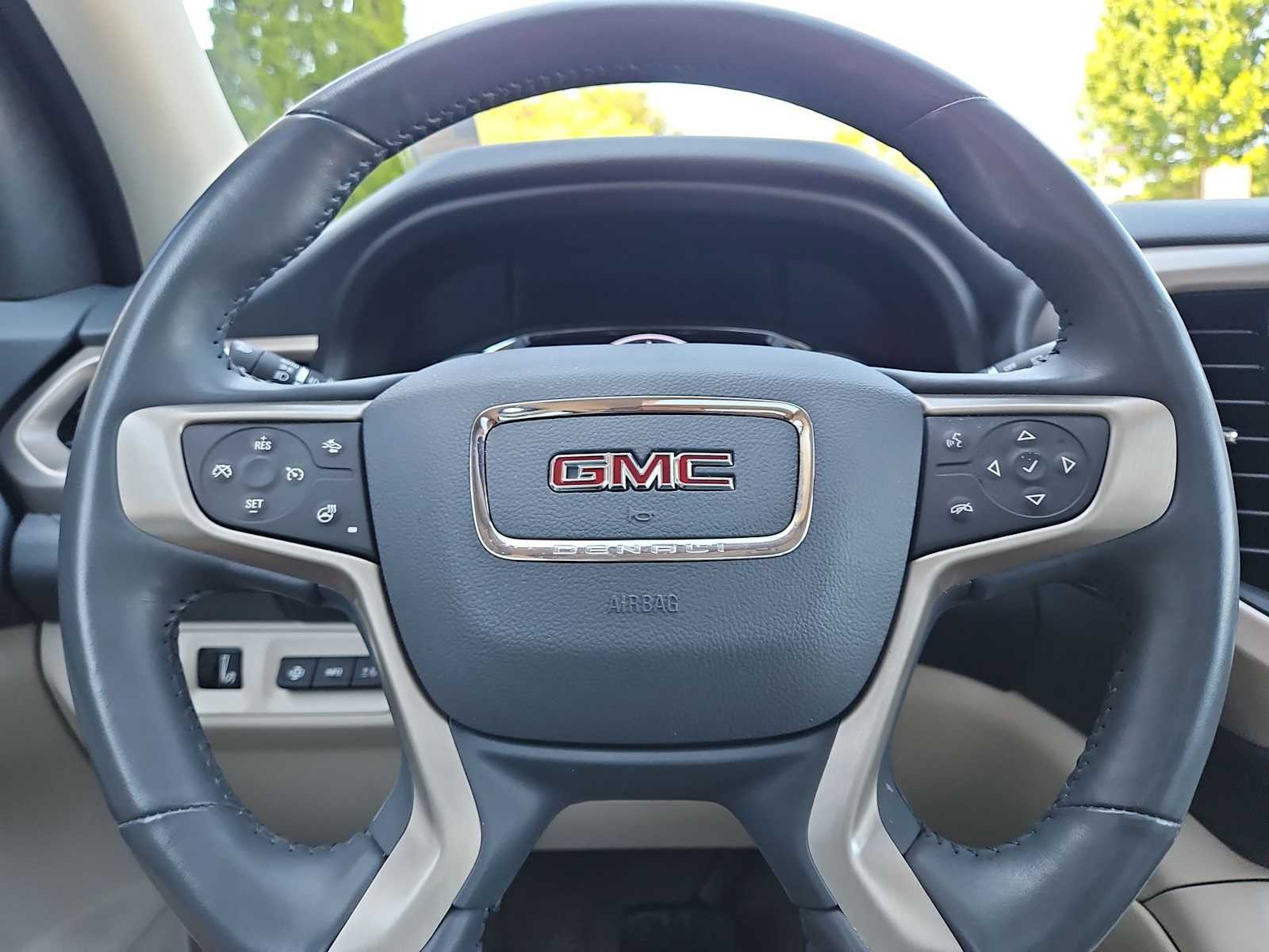Thumbnail: 2022 GMC Acadia - 24
