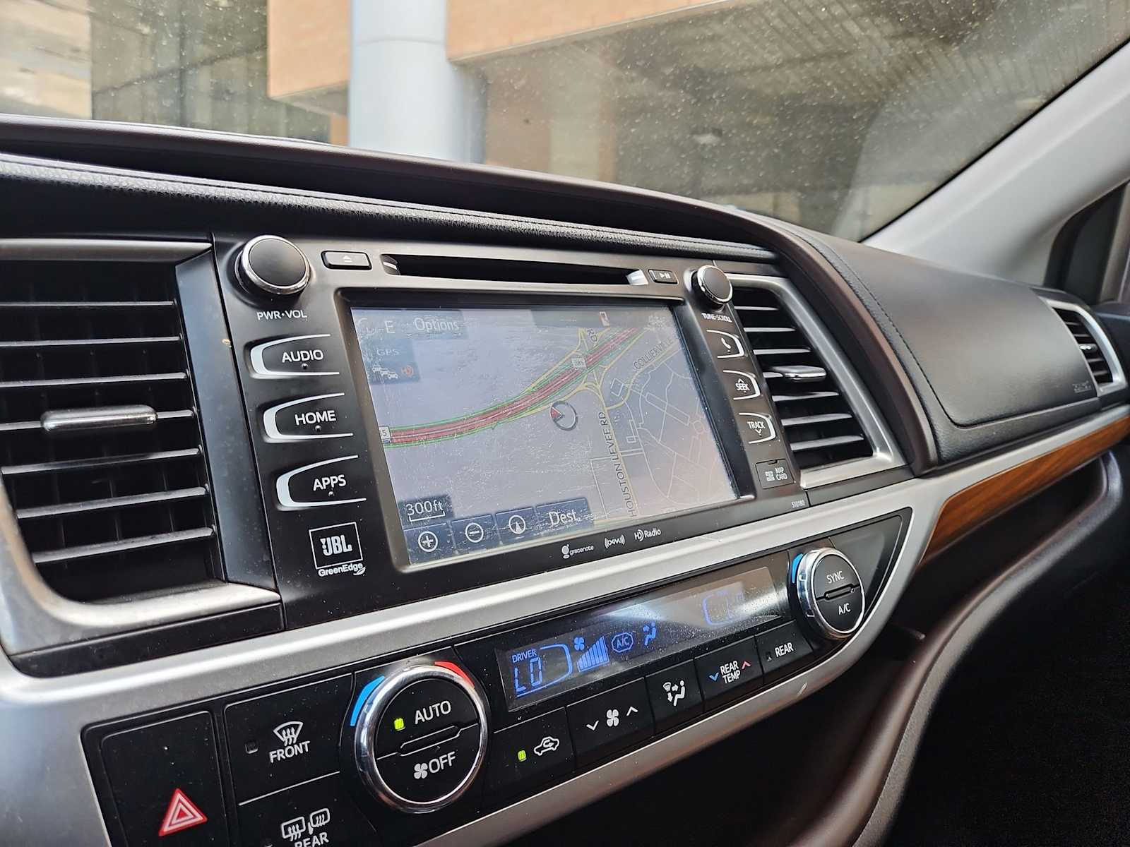 Thumbnail: 2018 Toyota Highlander - 30