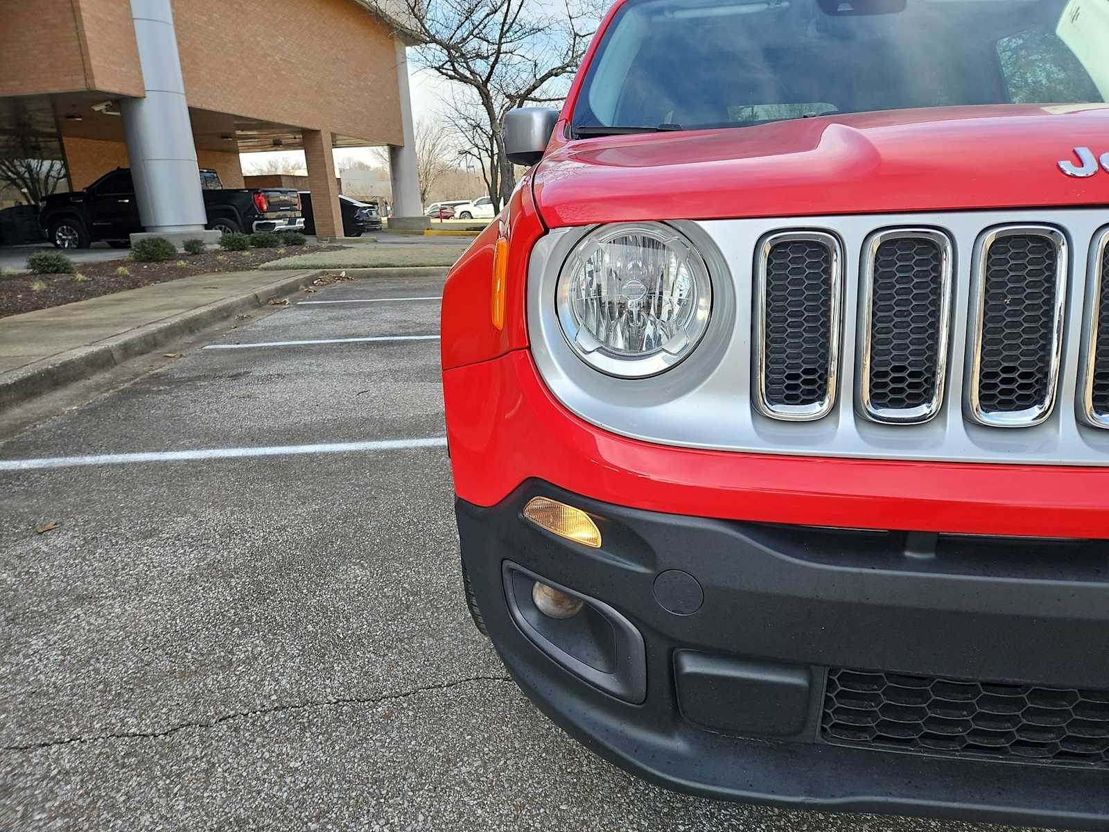 Thumbnail: 2016 Jeep Renegade - 11