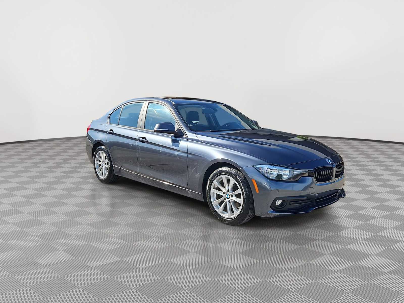 Thumbnail: 2016 BMW 3 Series - 3