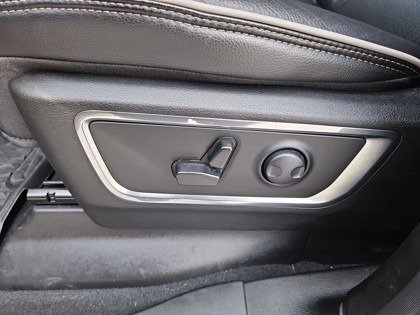 Thumbnail: 2025 RAM 1500 - 18