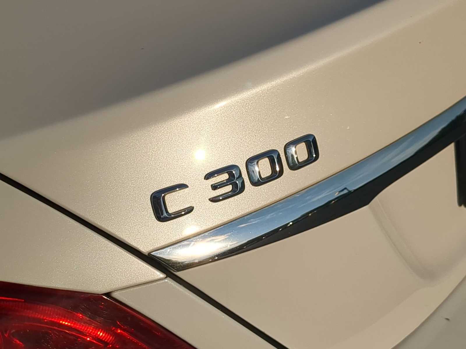 Thumbnail: 2015 Mercedes-Benz C-Class - 12