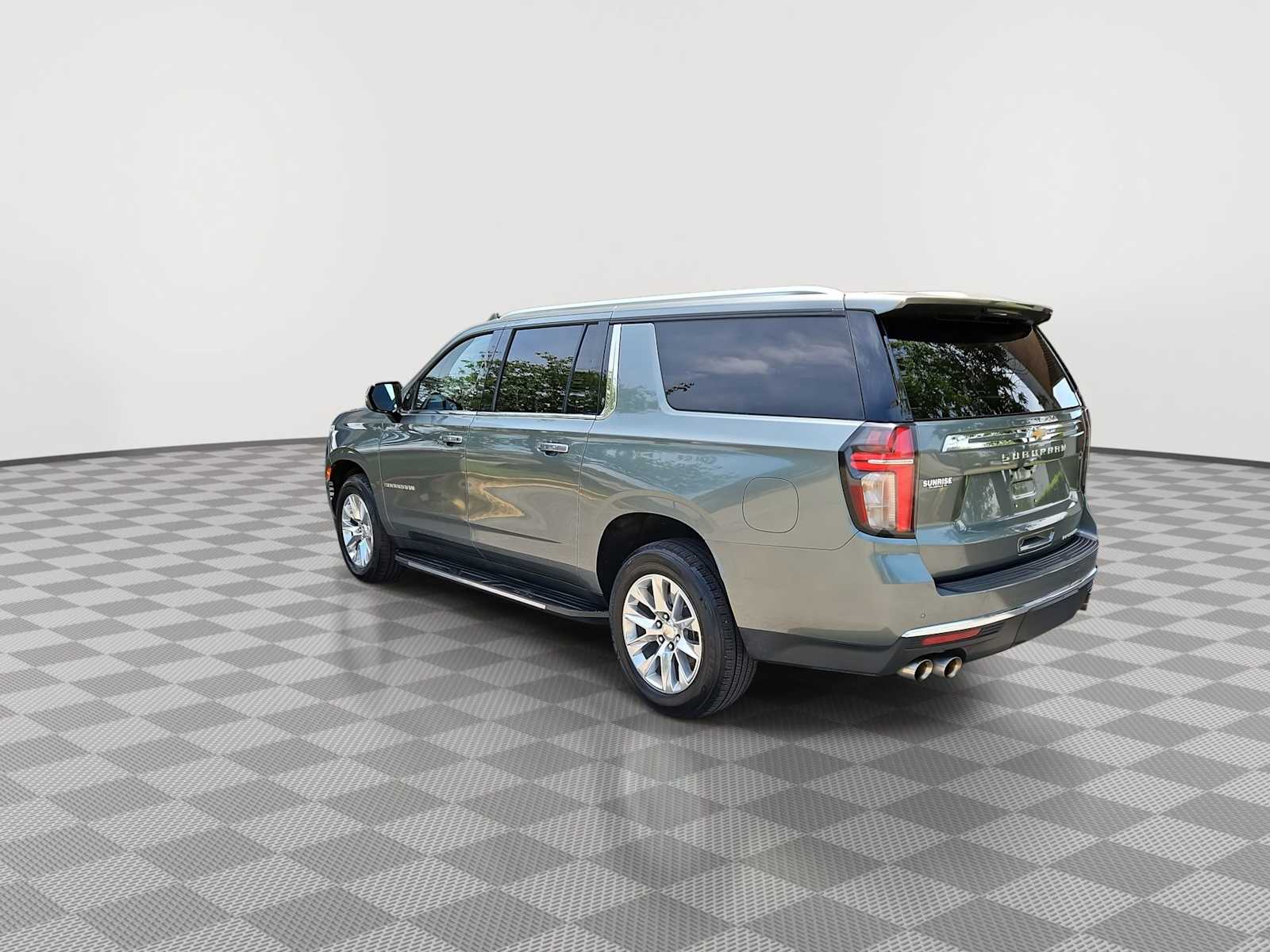 Thumbnail: 2023 Chevrolet Suburban - 6