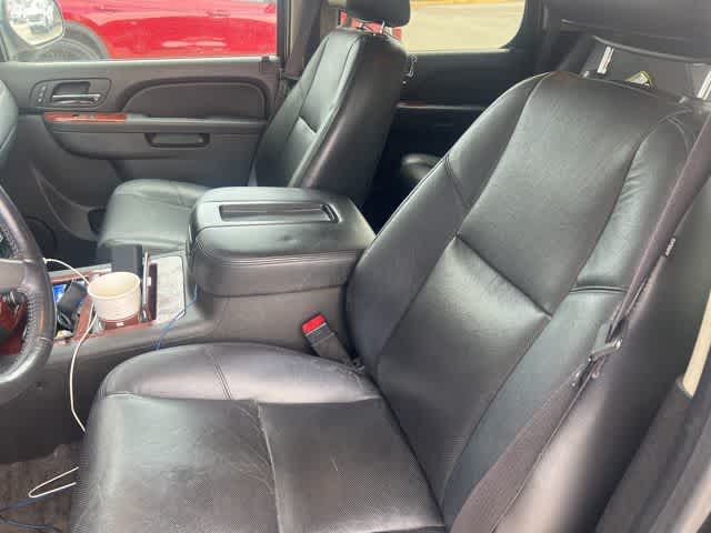 Thumbnail: 2013 Chevrolet Tahoe - 4