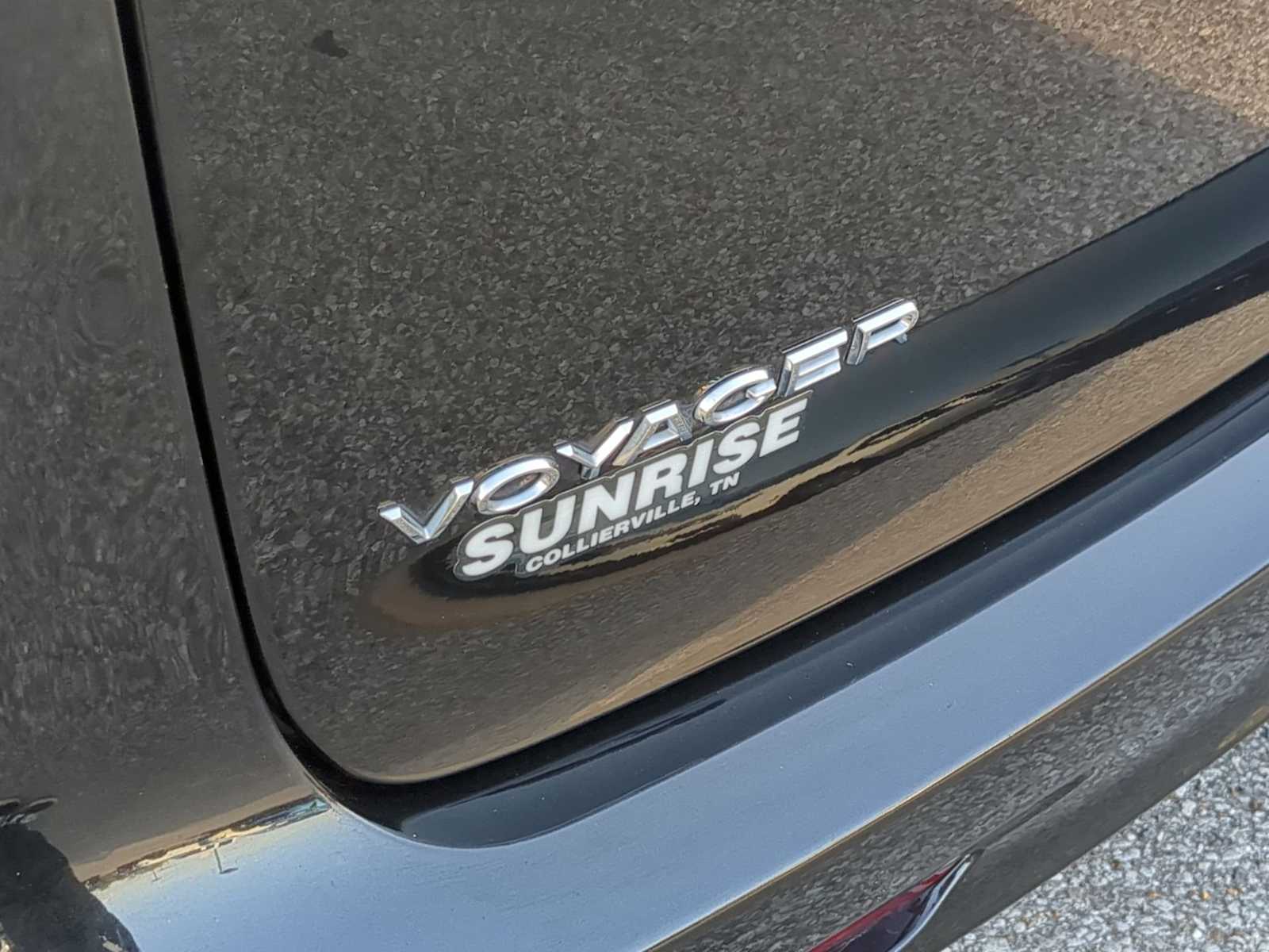 Thumbnail: 2023 Chrysler Voyager - 12