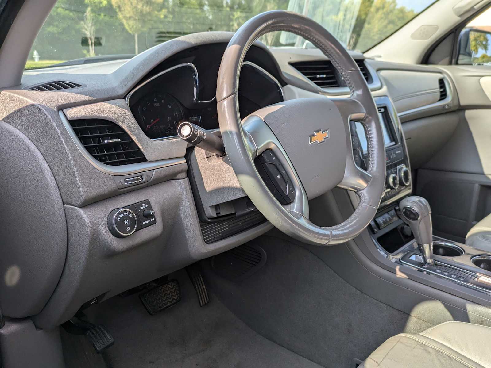 Thumbnail: 2014 Chevrolet Traverse - 3
