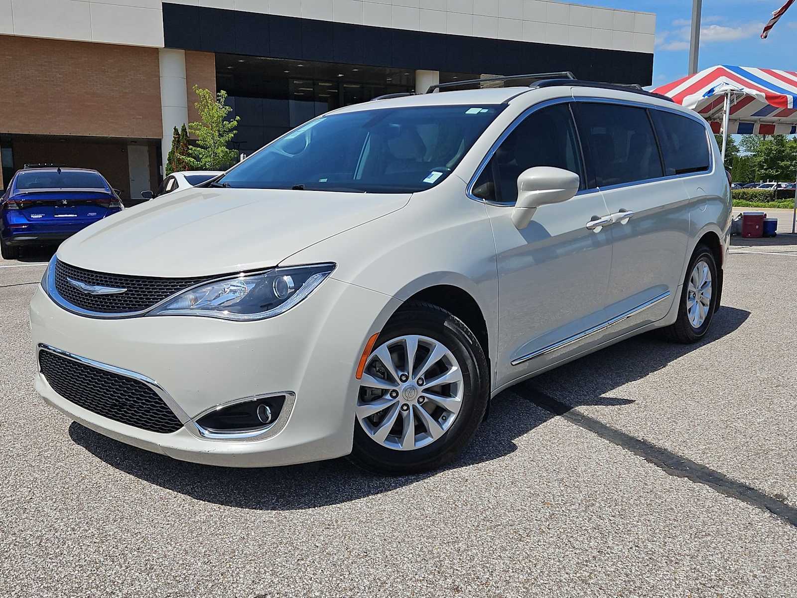 2017 Chrysler Pacifica Touring L -
                  Collierville, TN