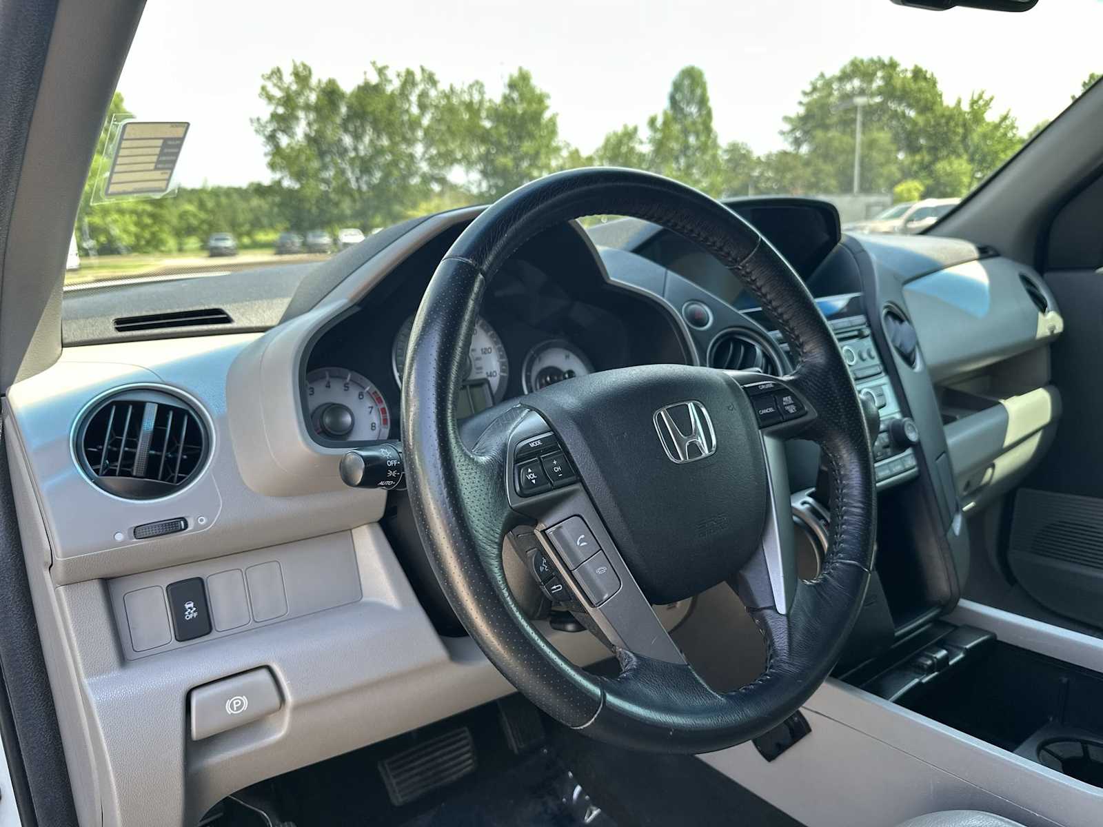 Thumbnail: 2013 Honda Pilot - 16