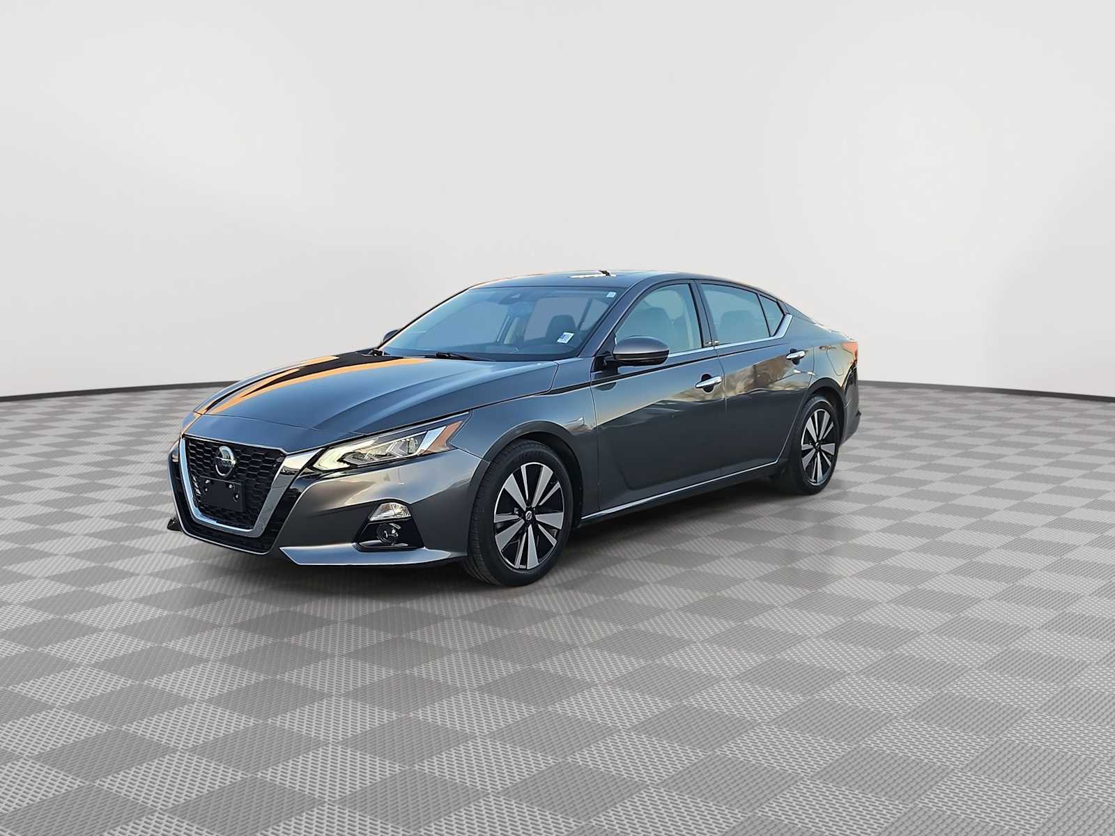 Thumbnail: 2020 Nissan Altima - 4