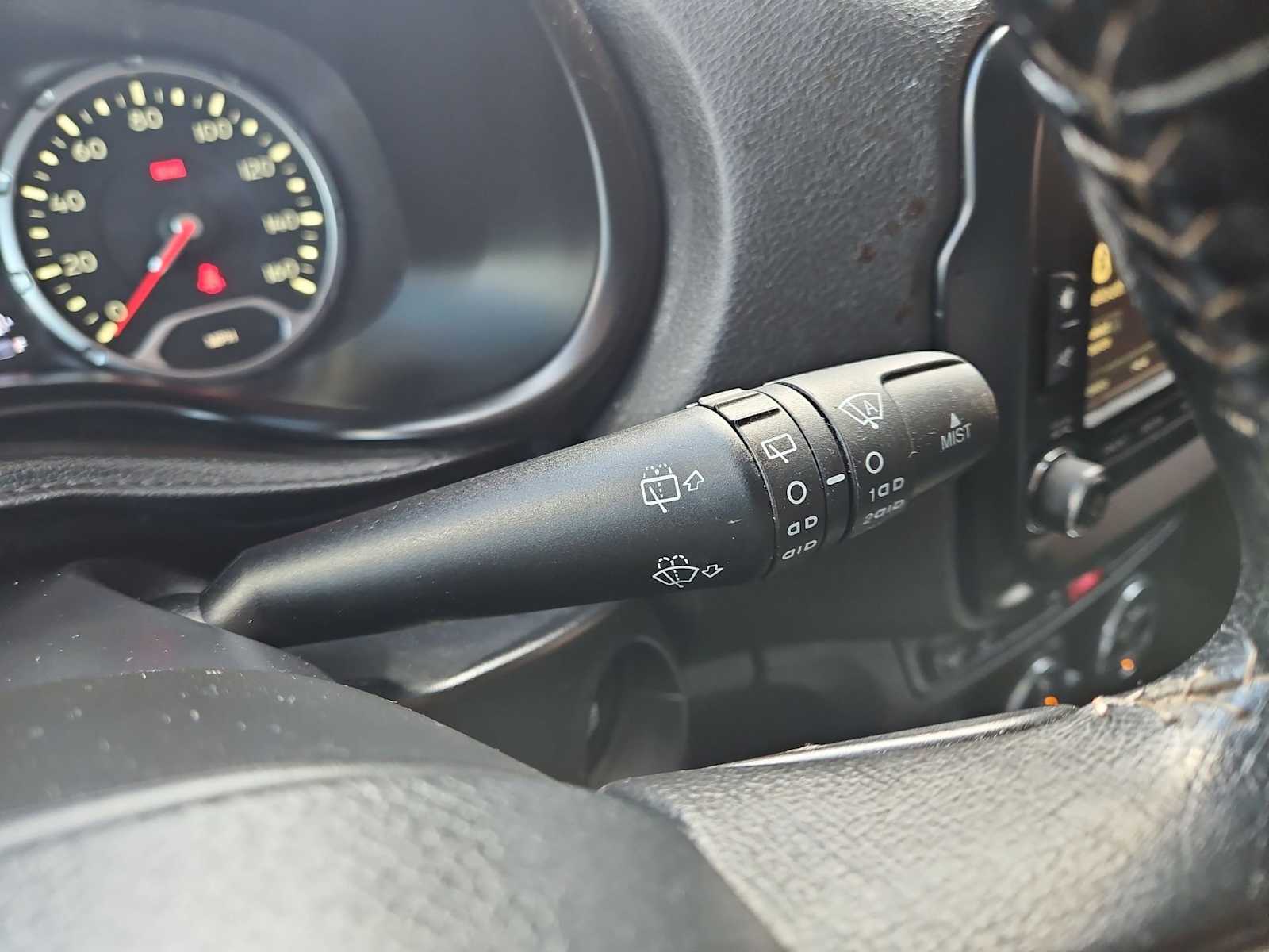 Thumbnail: 2016 Jeep Renegade - 25