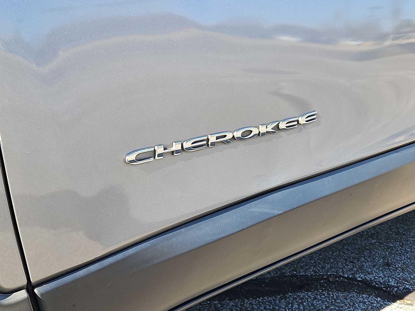 Thumbnail: 2015 Jeep Cherokee - 12