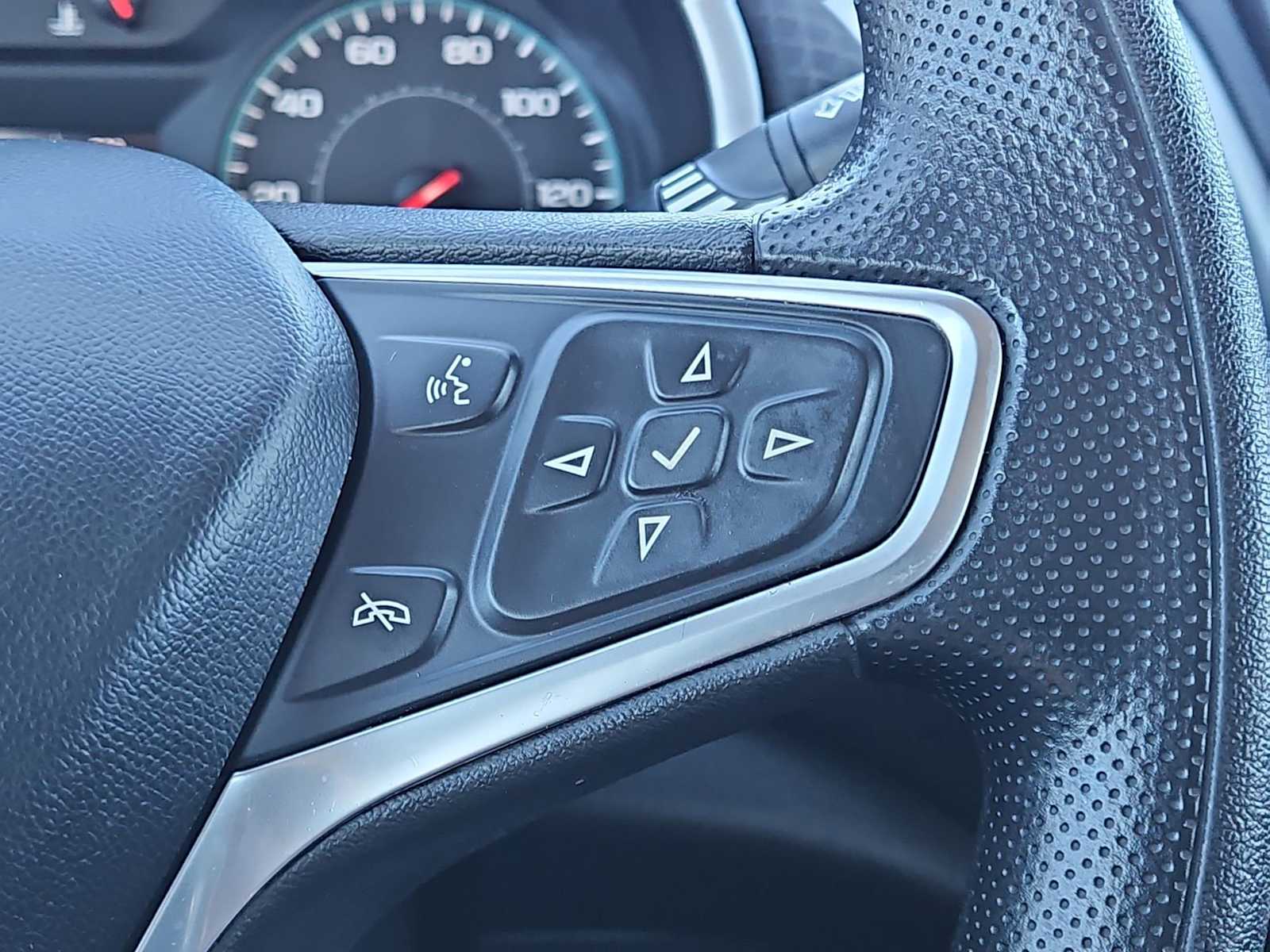 Thumbnail: 2023 Chevrolet Malibu - 25