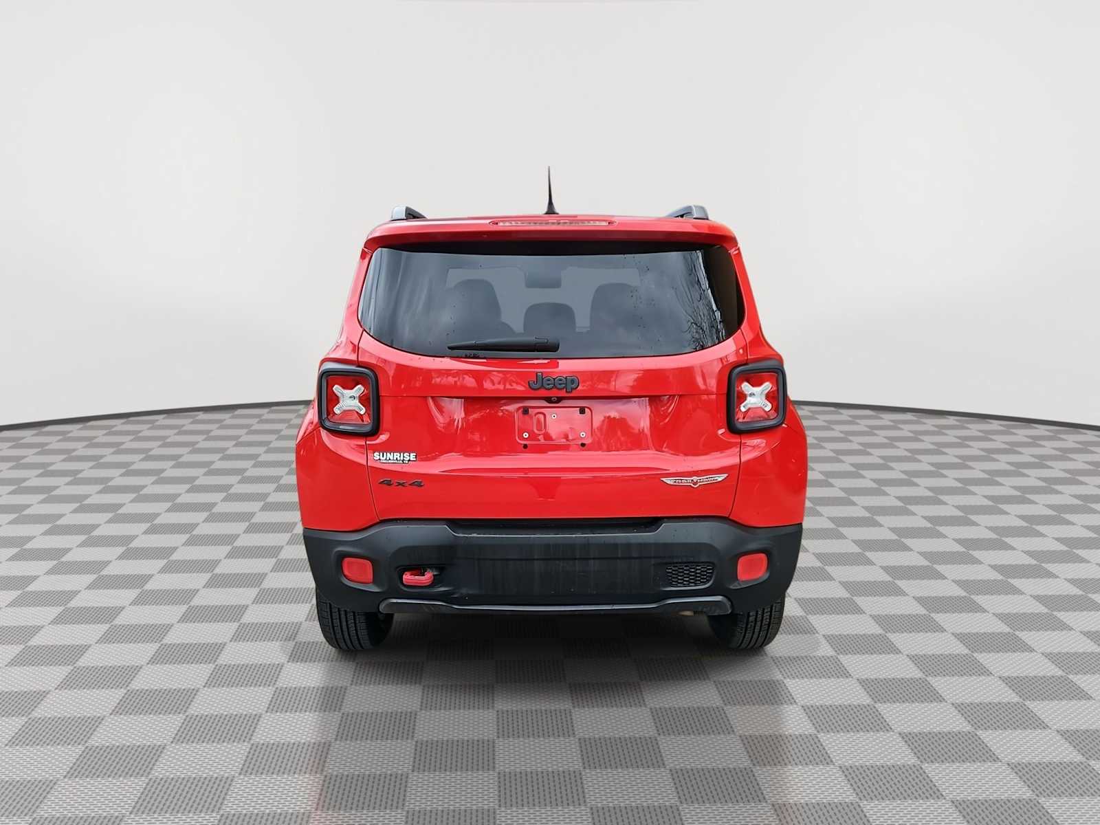 Thumbnail: 2015 Jeep Renegade - 7