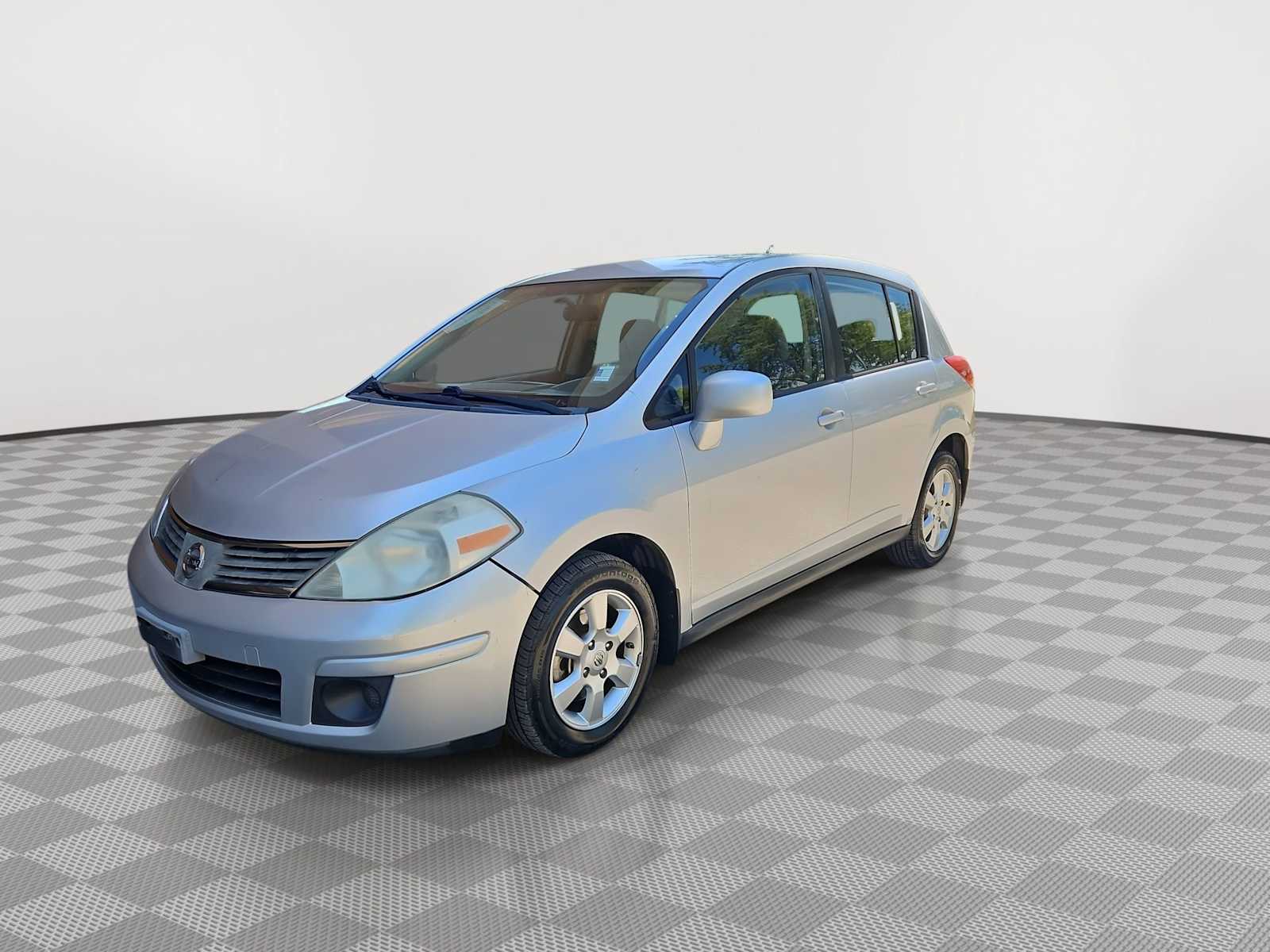 Thumbnail: 2008 Nissan Versa - 4