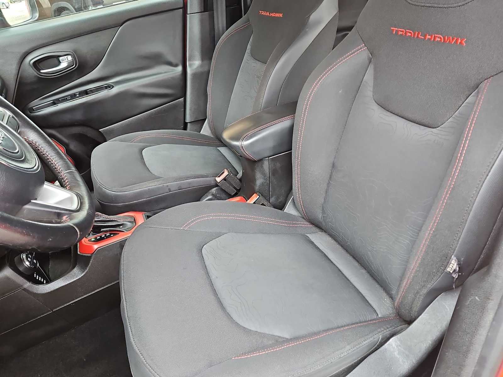 Thumbnail: 2015 Jeep Renegade - 16