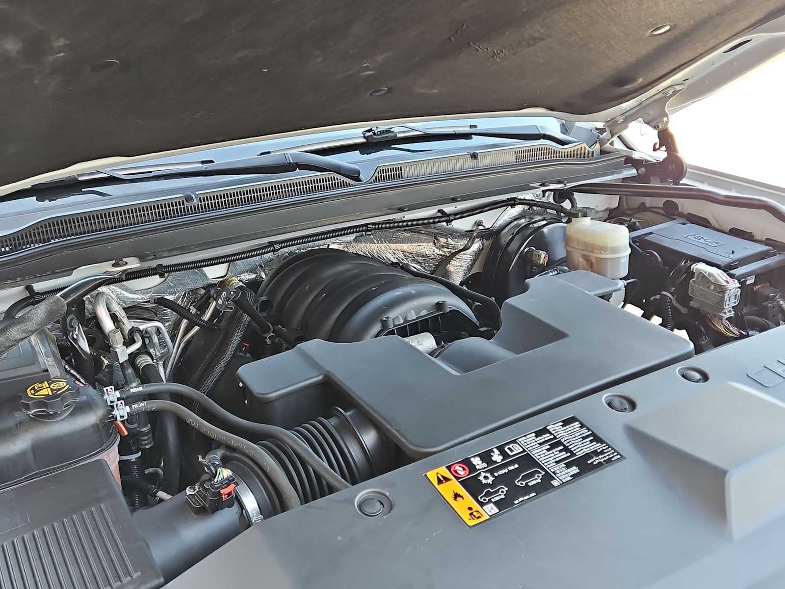 Thumbnail: 2018 Chevrolet Tahoe - 15