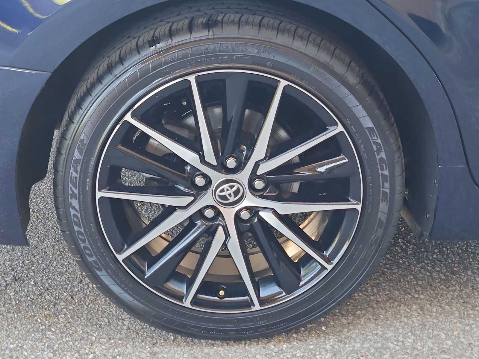 Thumbnail: 2021 Toyota Camry - 13