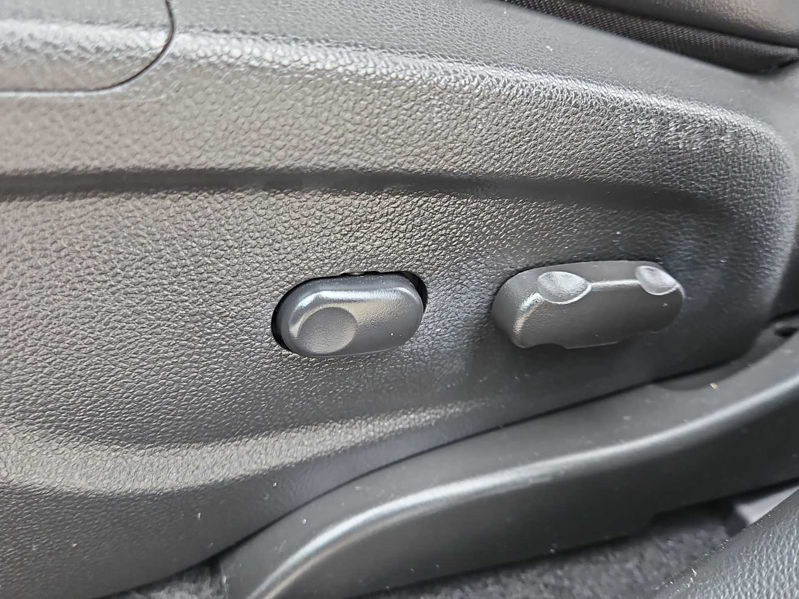 Thumbnail: 2017 Chevrolet Trax - 17