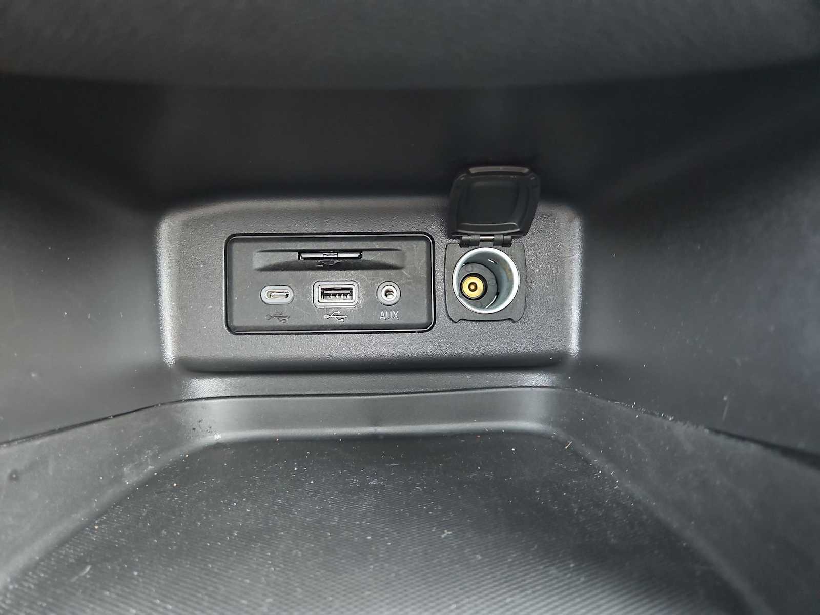 Thumbnail: 2023 Chevrolet Equinox - 33