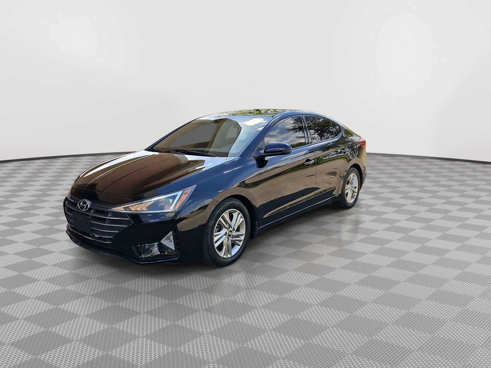 Thumbnail: 2019 Hyundai Elantra - 4