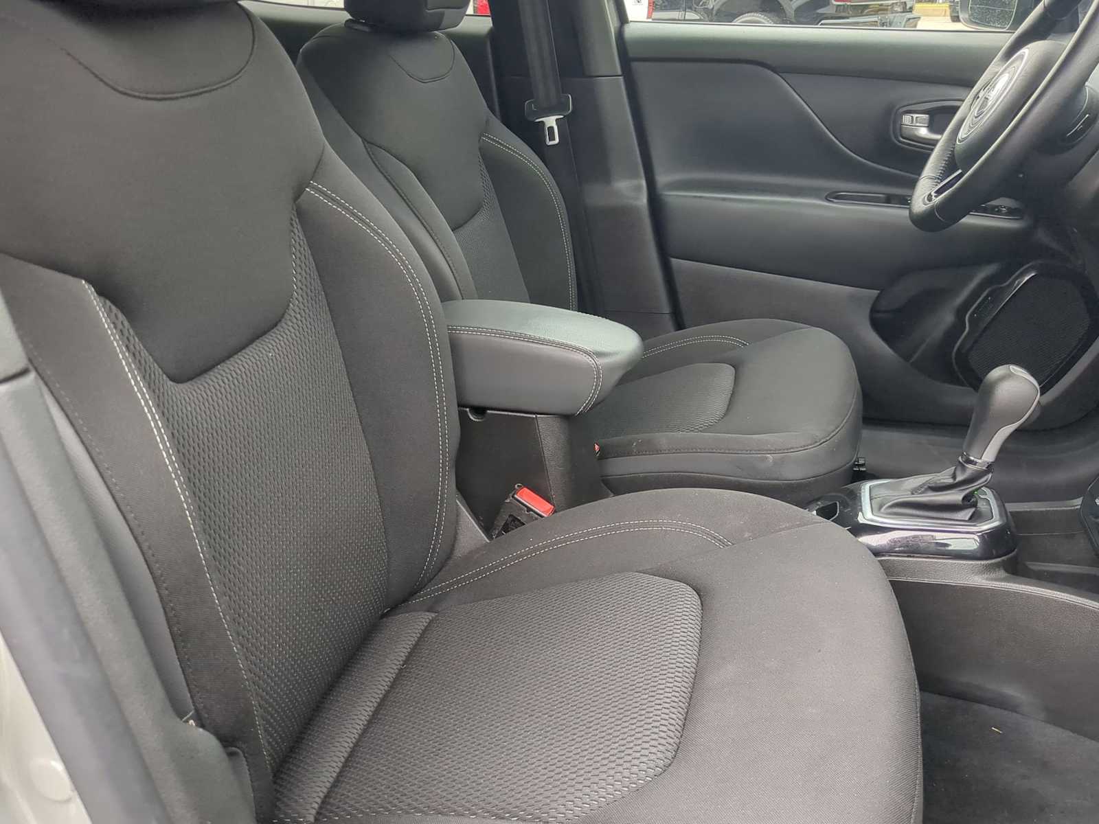 2022 Jeep Renegade Altitude 21