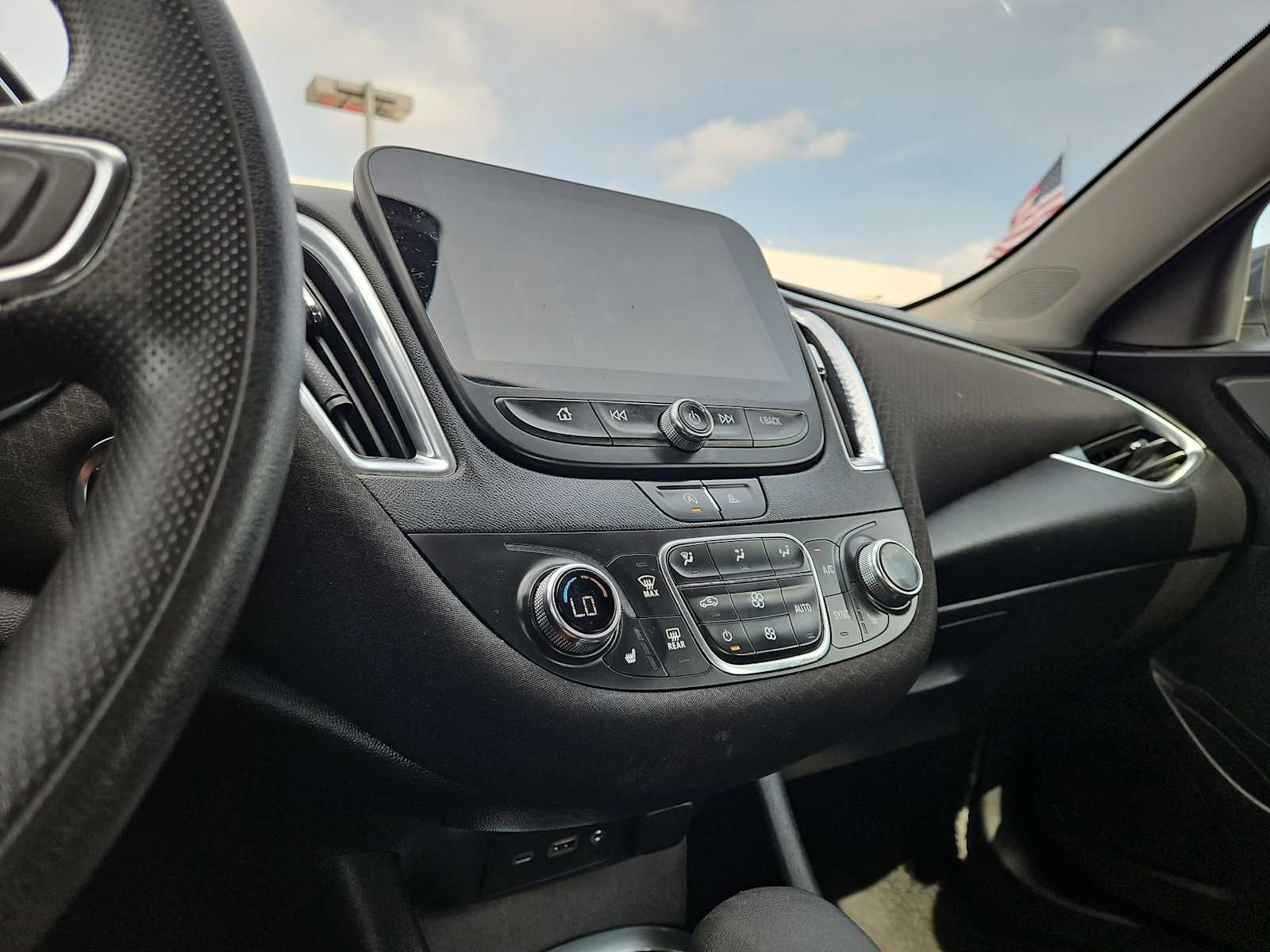 Thumbnail: 2021 Chevrolet Malibu - 28