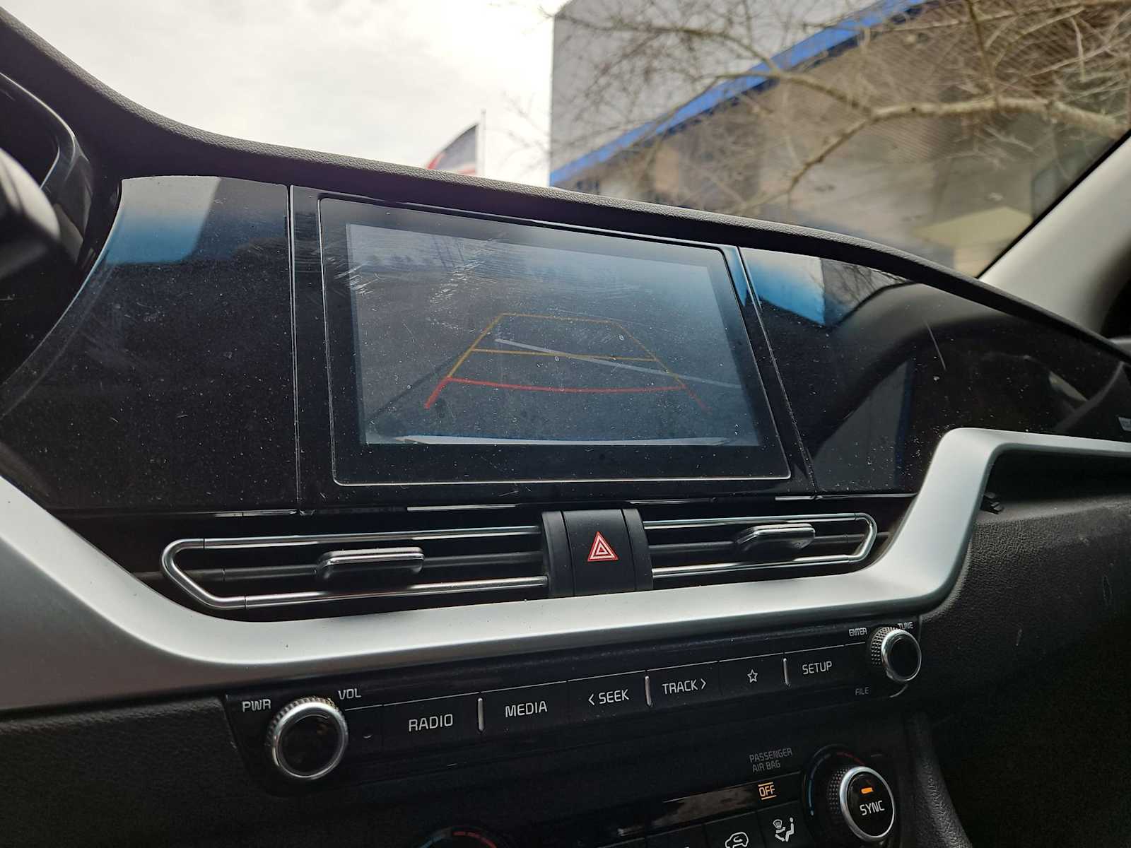 Thumbnail: 2022 Kia Niro - 28