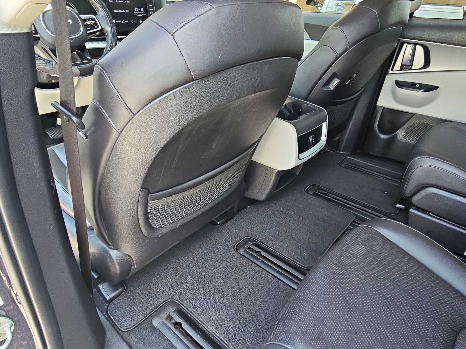 Thumbnail: 2022 Kia Carnival - 18