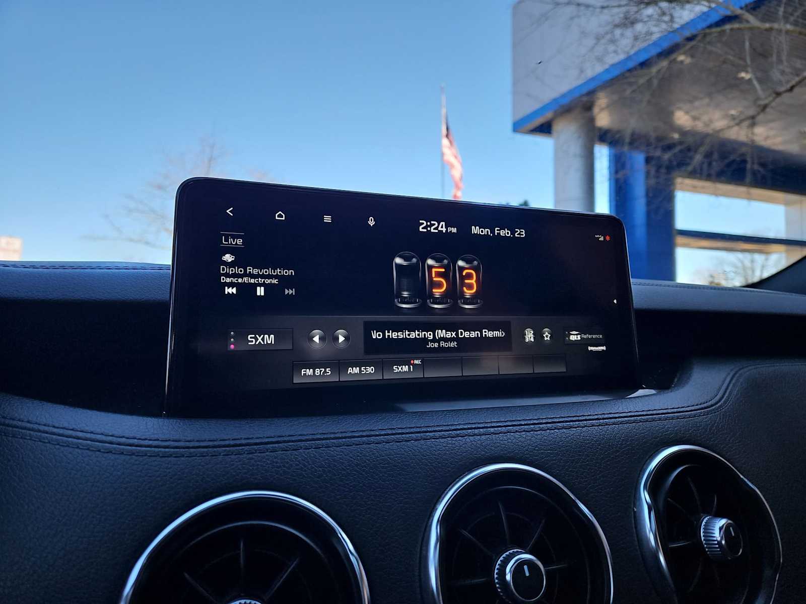 Thumbnail: 2023 Kia Stinger - 32