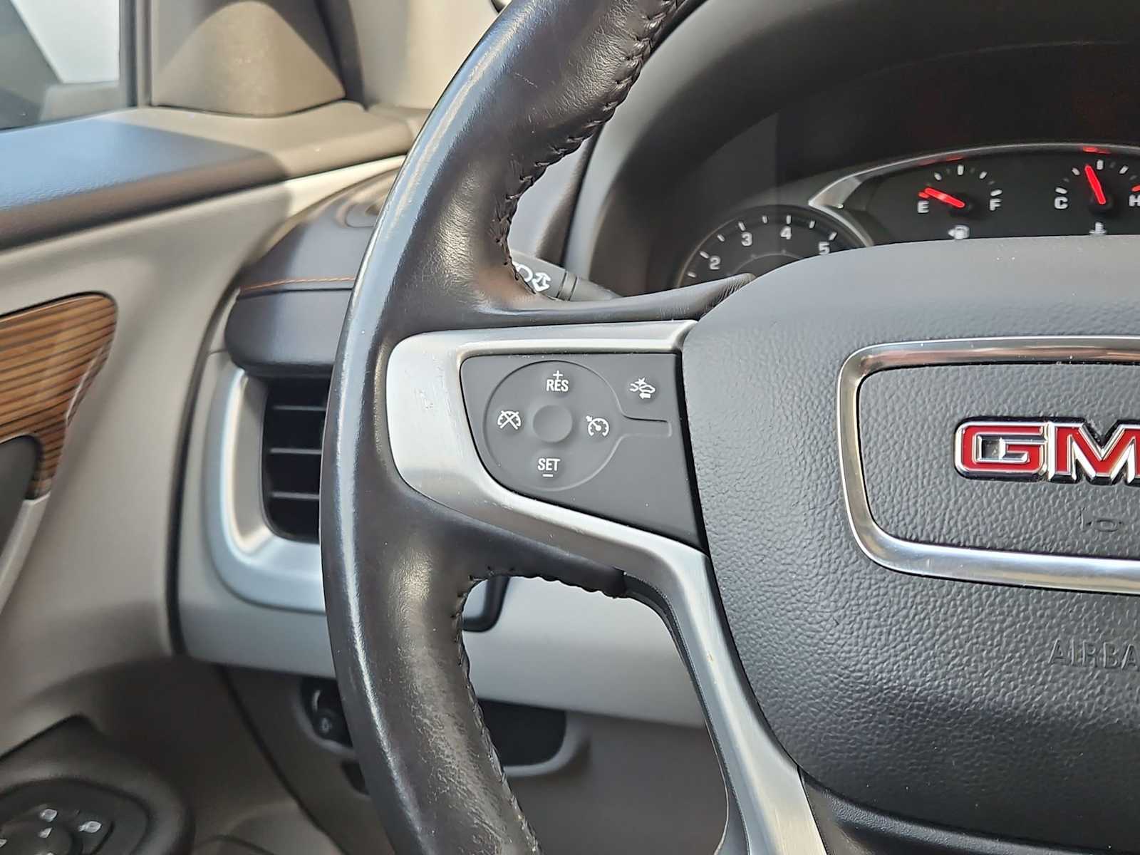 Thumbnail: 2020 GMC Terrain - 24