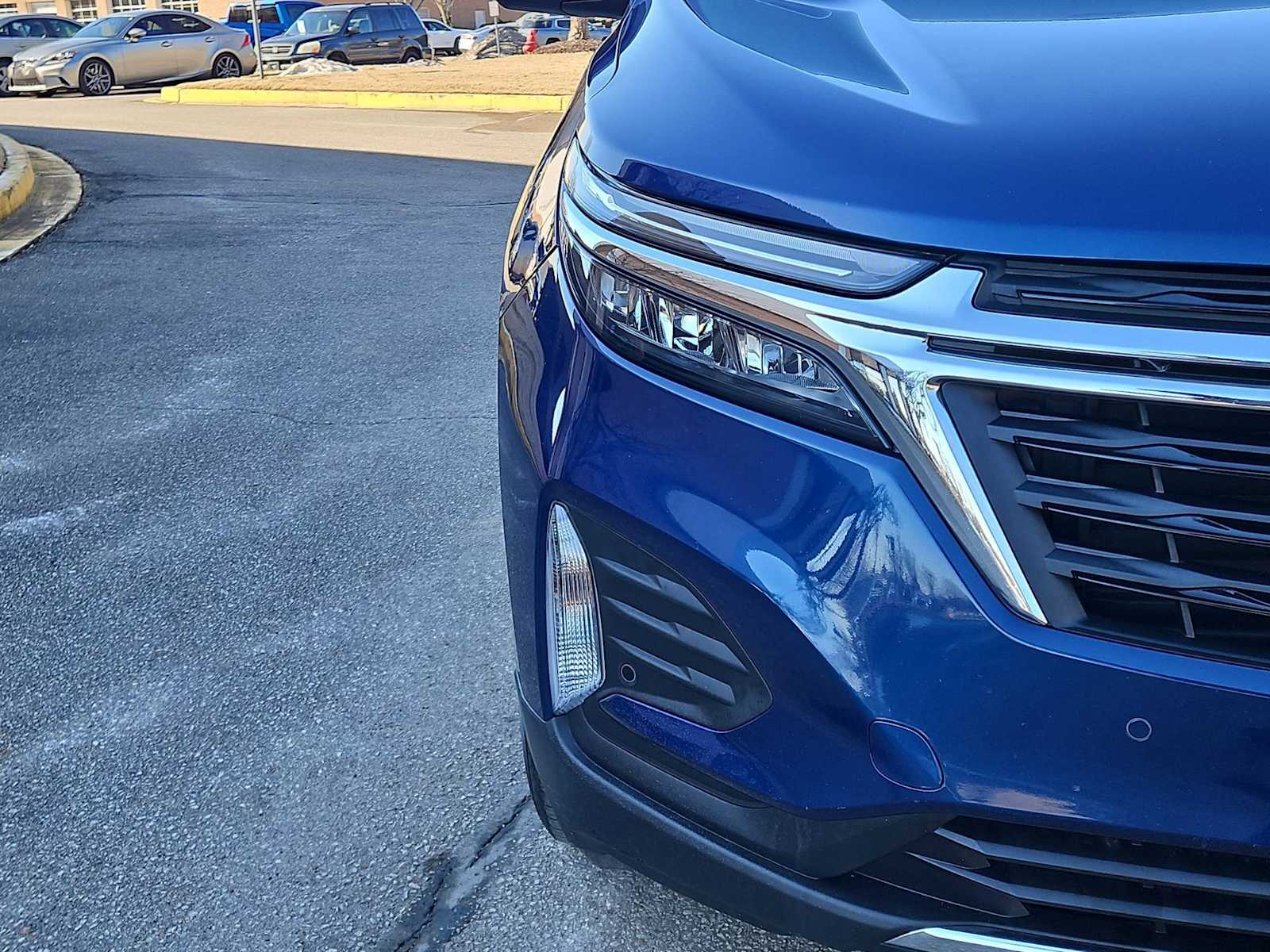 Thumbnail: 2022 Chevrolet Equinox - 11