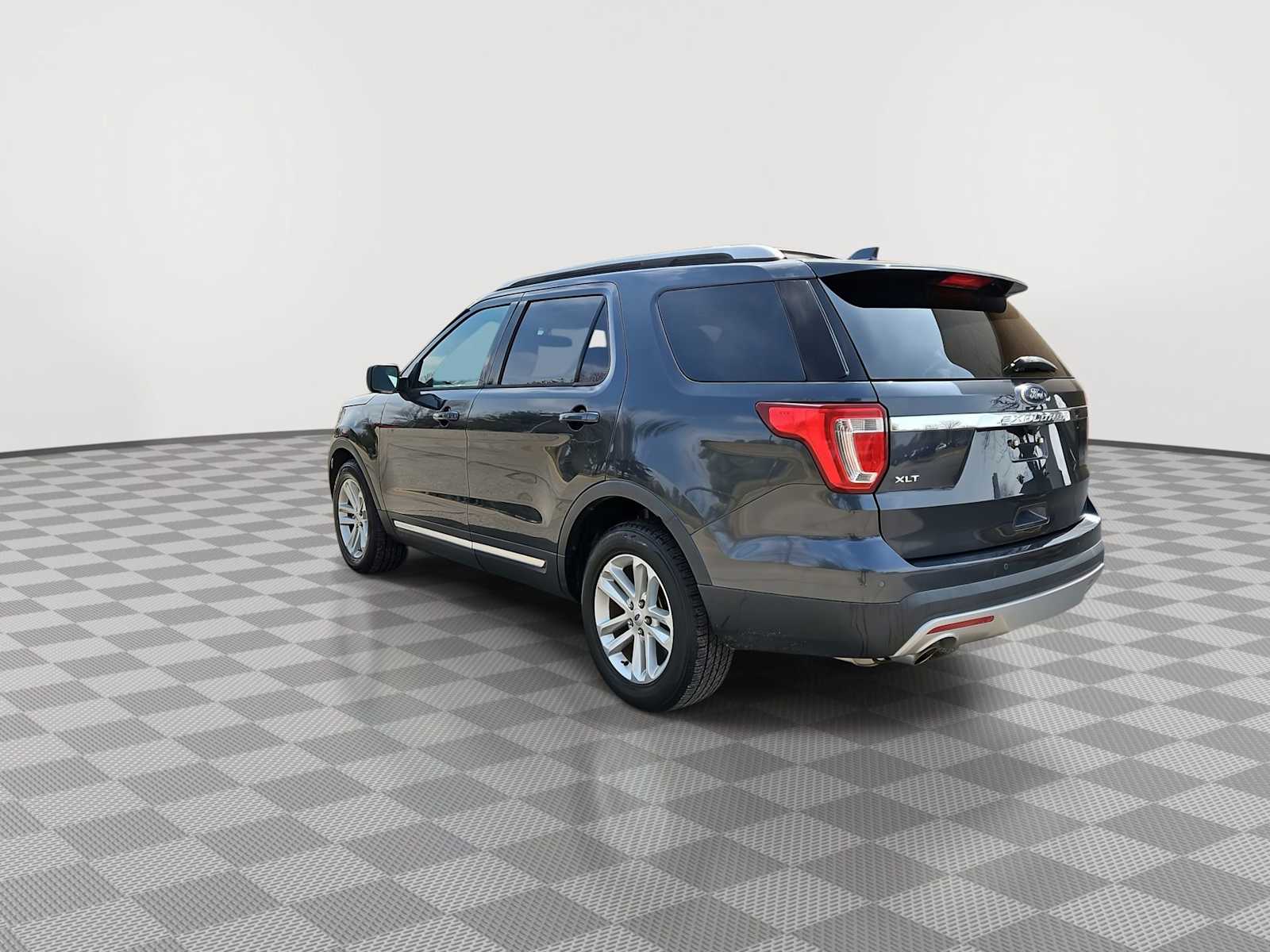 Thumbnail: 2017 Ford Explorer - 6