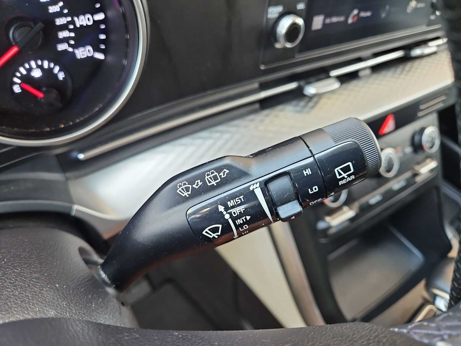 Thumbnail: 2022 Kia Carnival - 25