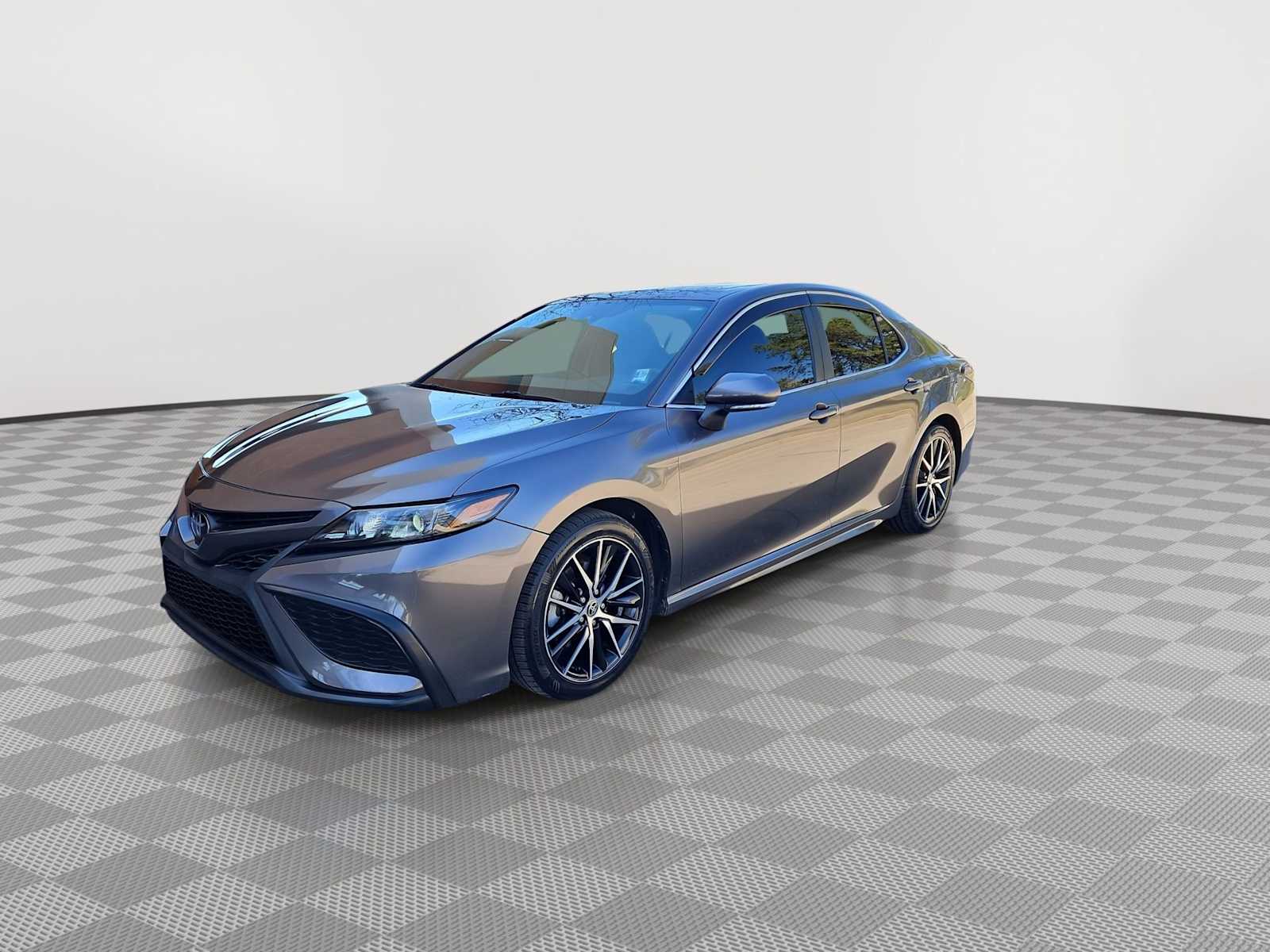 Thumbnail: 2022 Toyota Camry - 4
