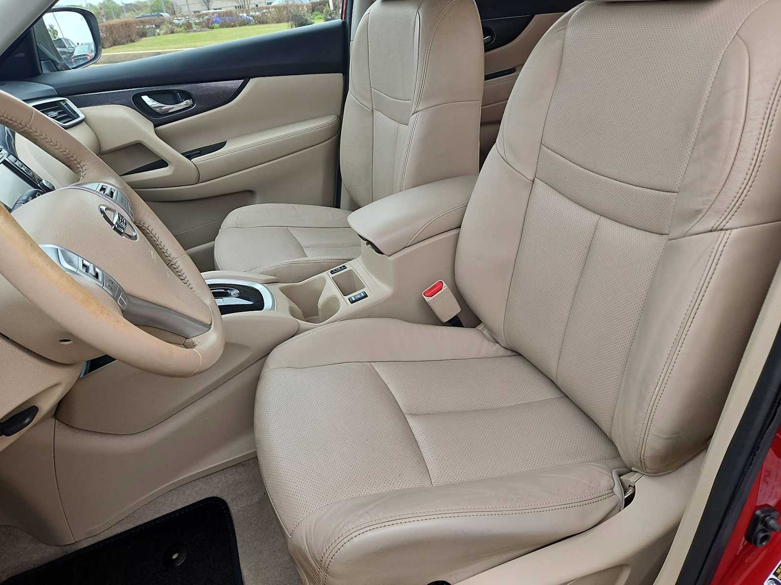 Thumbnail: 2015 Nissan Rogue - 17