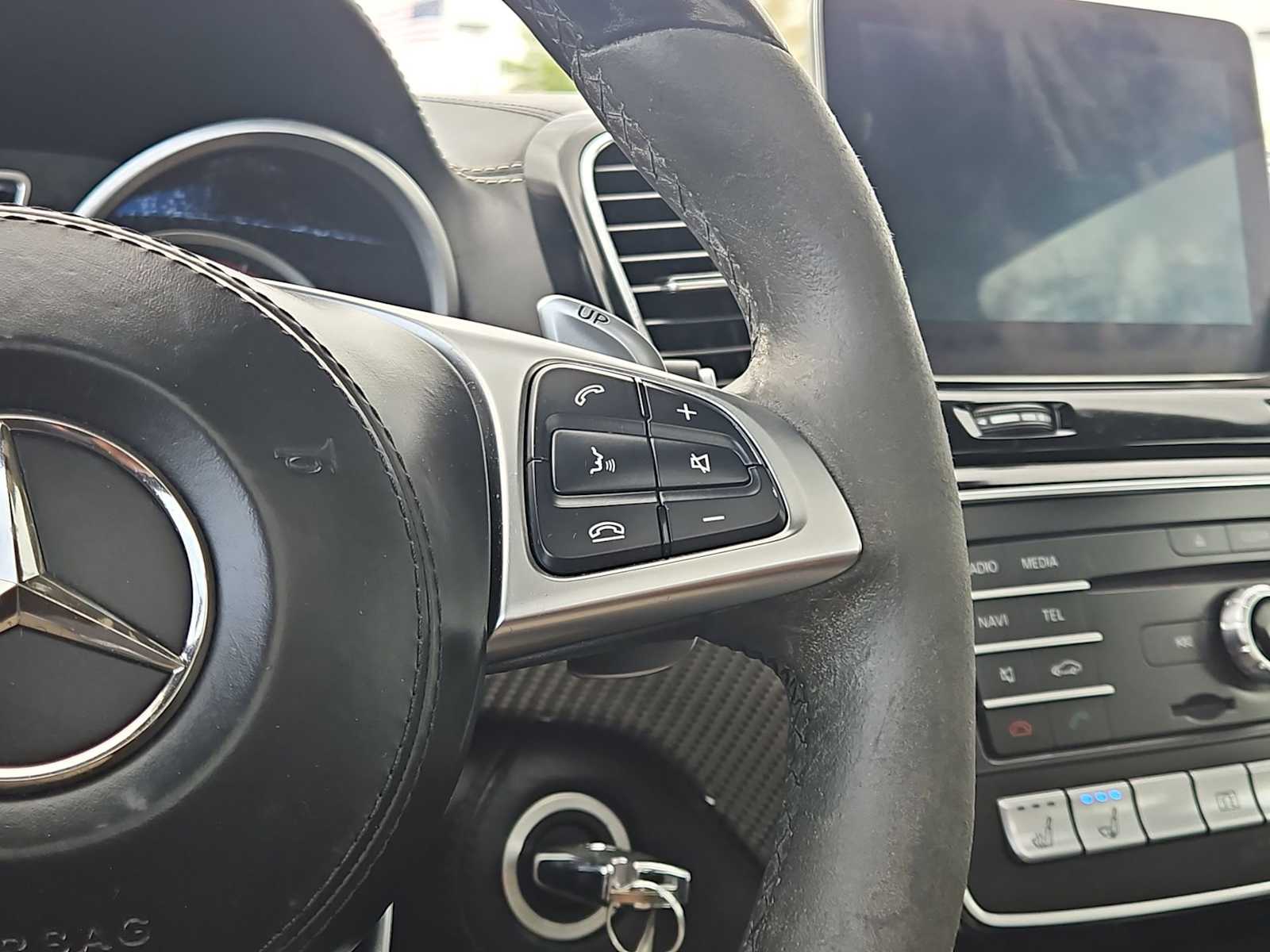 Thumbnail: 2017 Mercedes-Benz GL-Class - 25