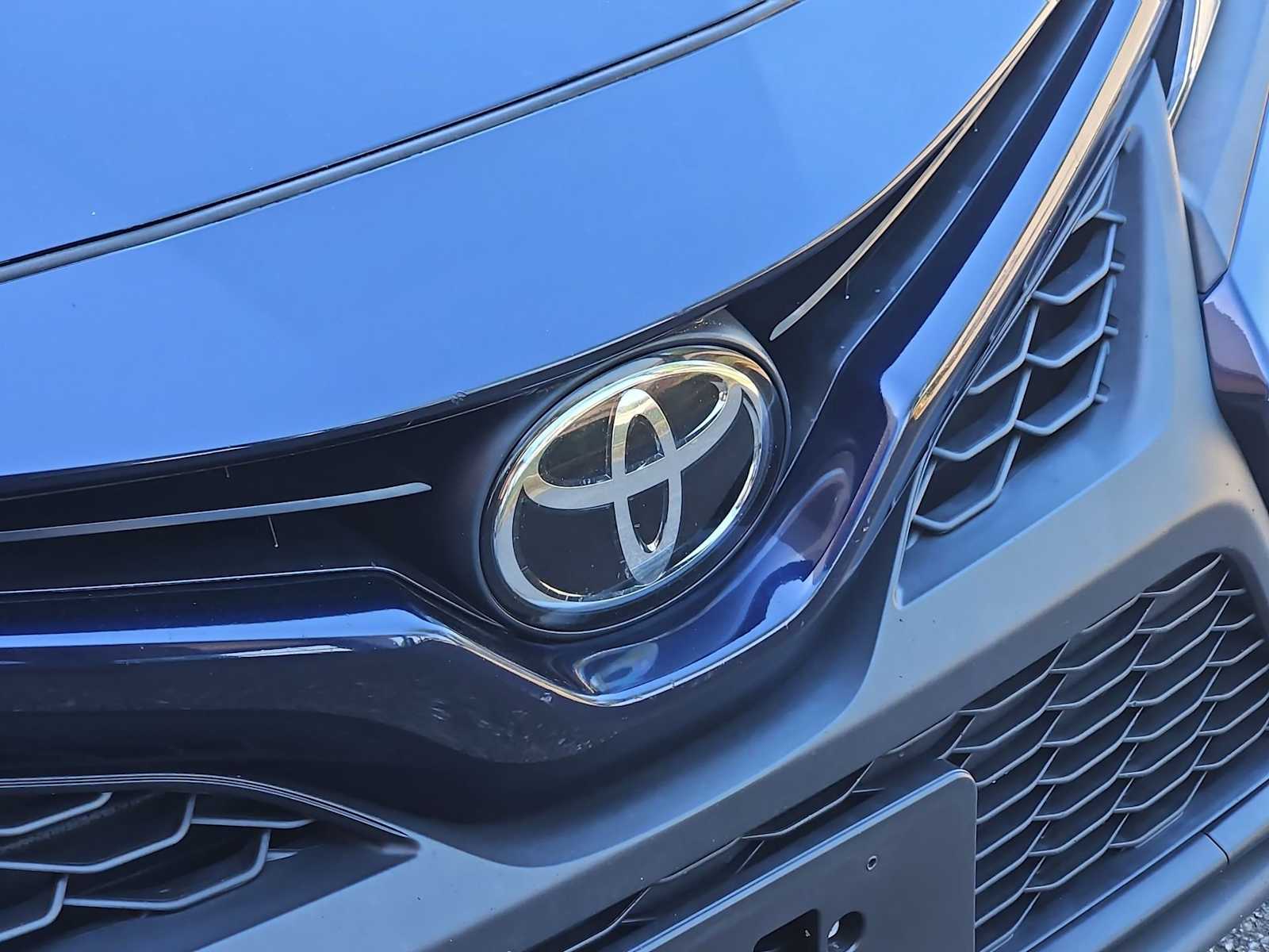 Thumbnail: 2021 Toyota Camry - 11