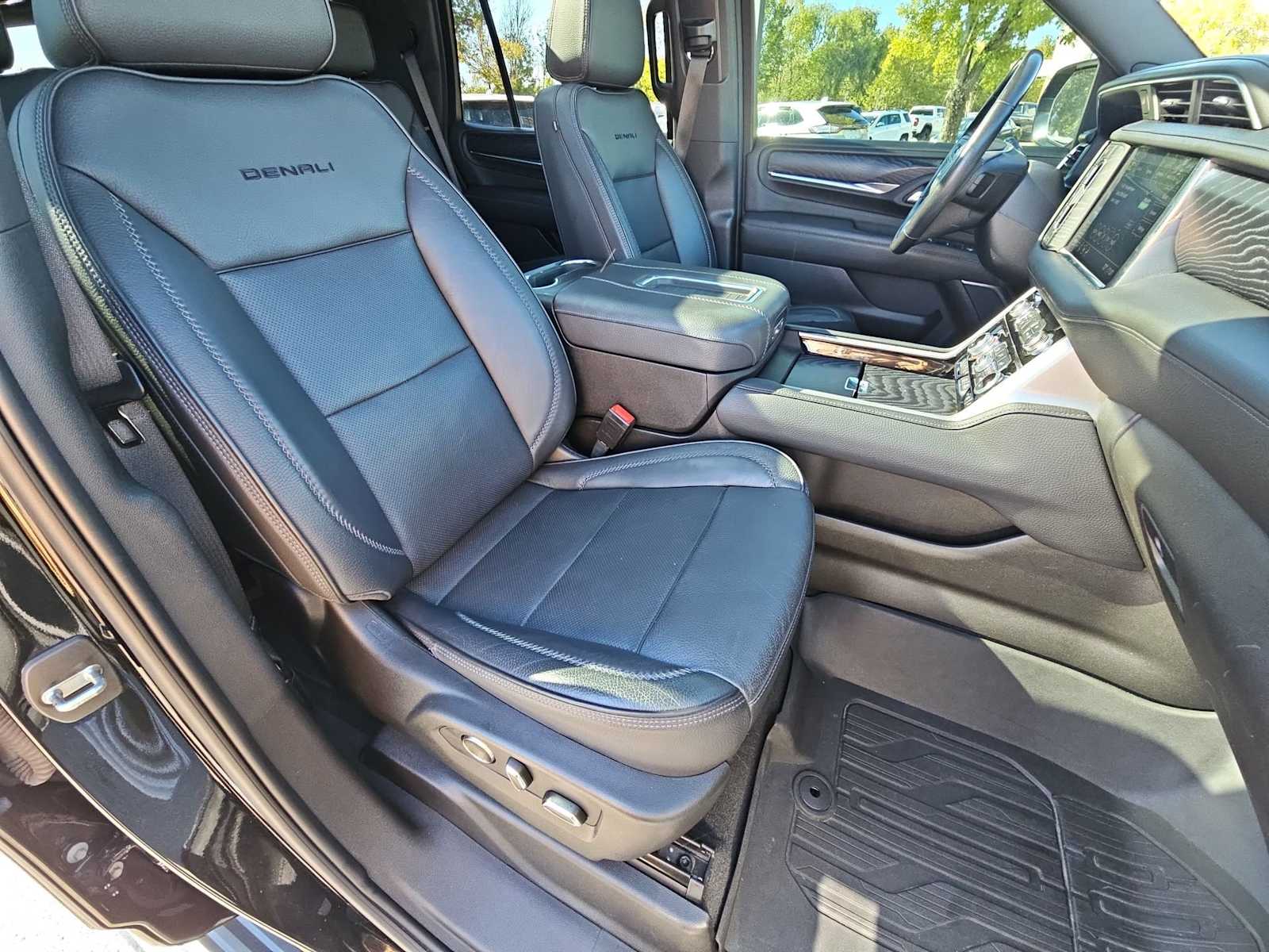 Thumbnail: 2021 GMC Yukon - 24