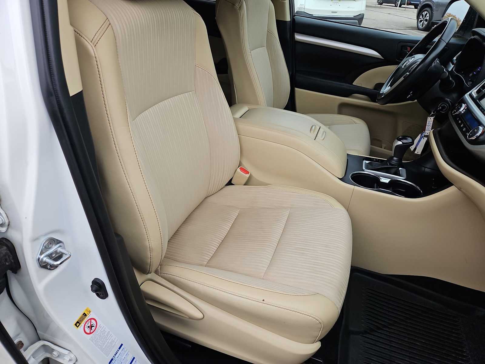 Thumbnail: 2019 Toyota Highlander - 22