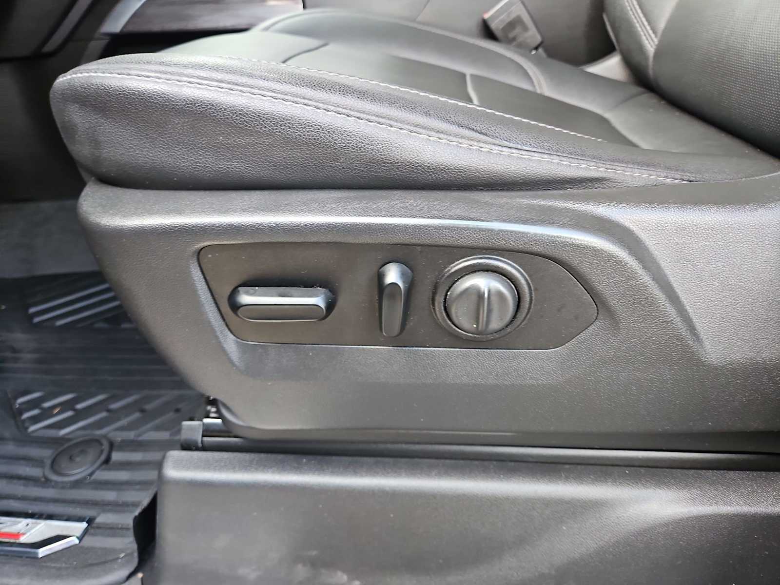 Thumbnail: 2021 Chevrolet Silverado 1500 - 18