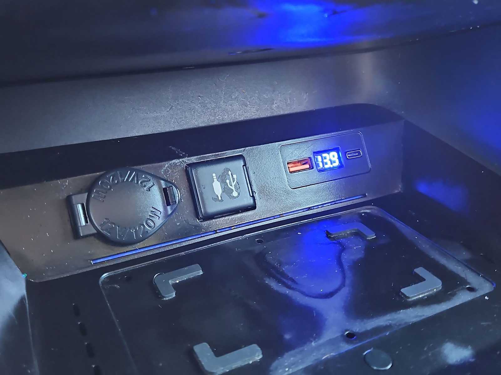 Thumbnail: 2019 Toyota RAV4 - 32