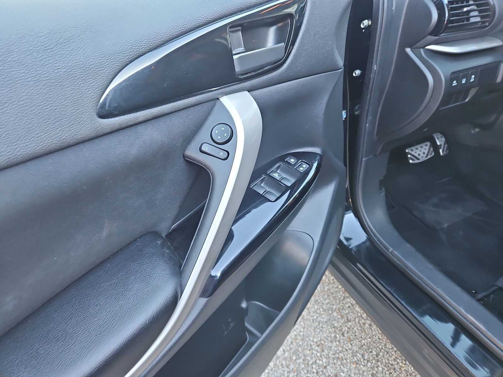 Thumbnail: 2022 Mitsubishi Eclipse Cross - 18