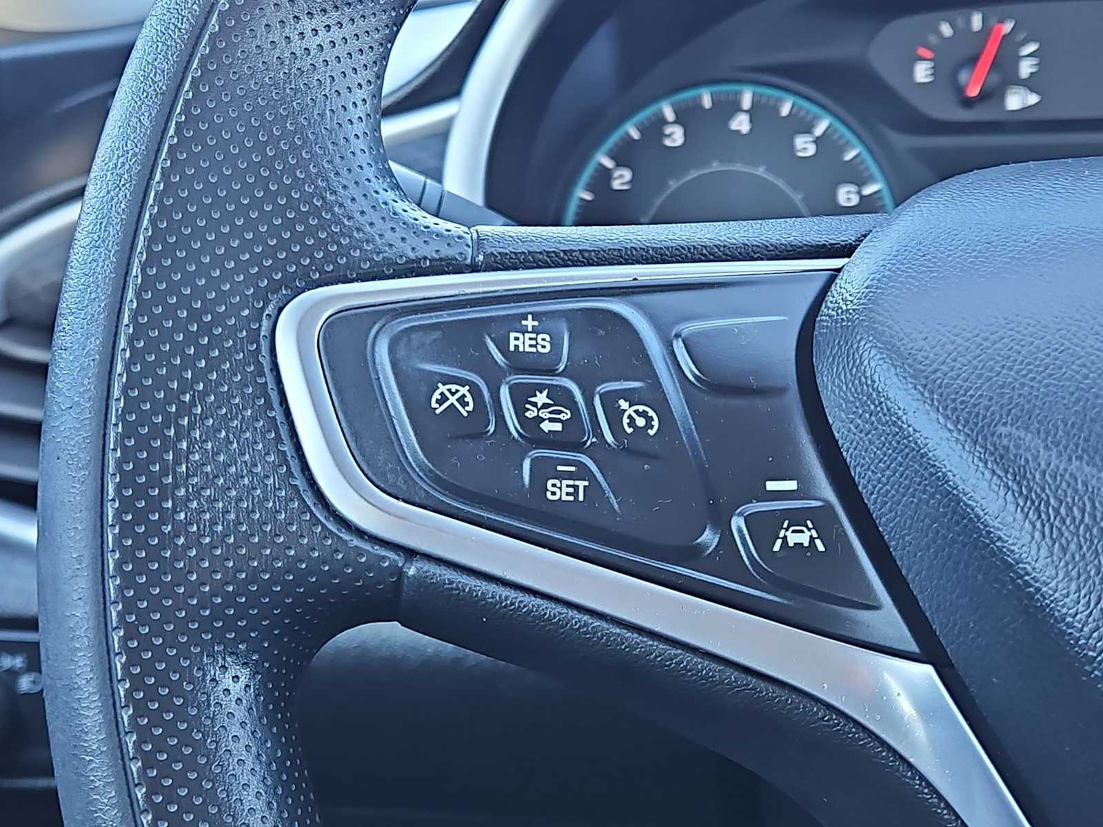 Thumbnail: 2023 Chevrolet Malibu - 24