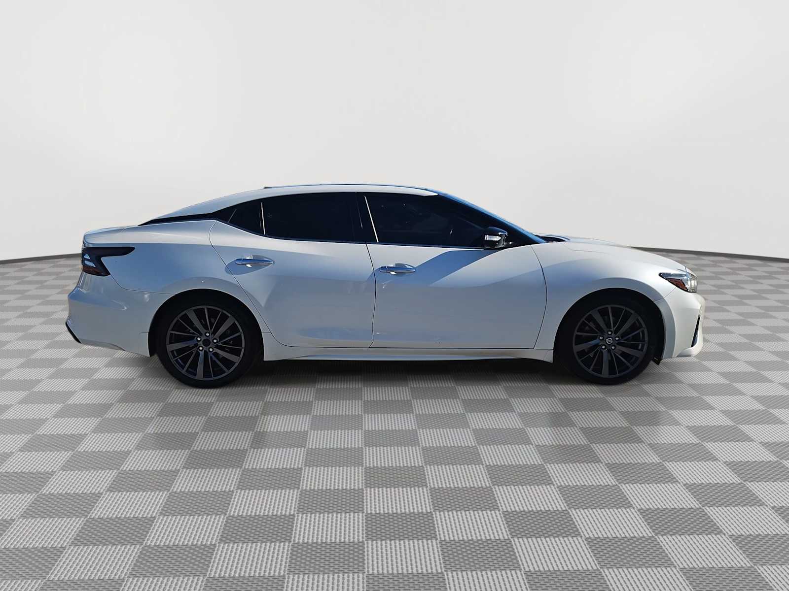 Thumbnail: 2019 Nissan Maxima - 9